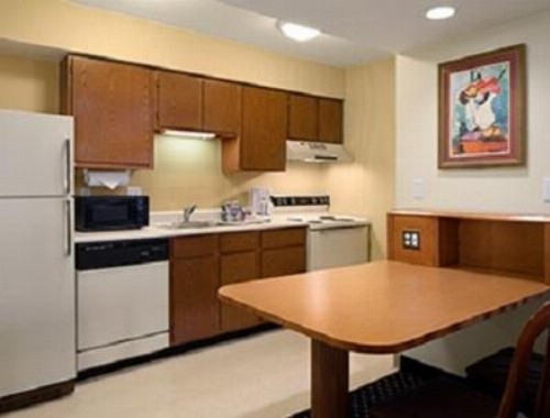 Hawthorn Suites - Fort Wayne - image 3