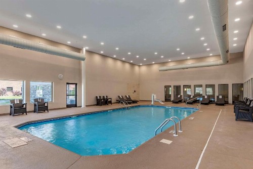 Comfort Suites South - image 12