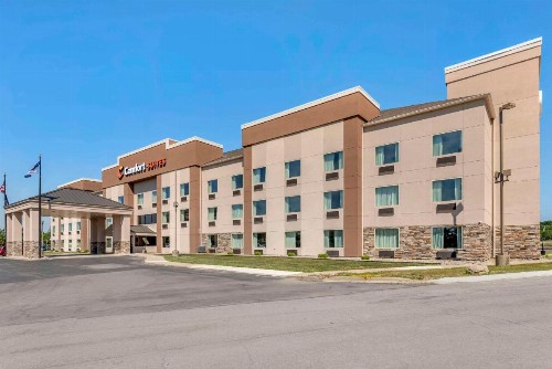 Comfort Suites South - image 4