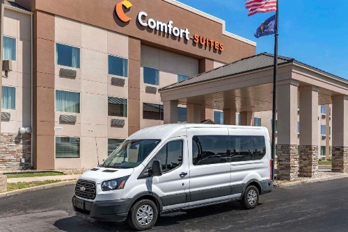 Comfort Suites South - image 6