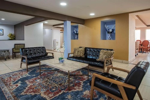 Travelodge by Wyndham Fort Wayne North - image 10