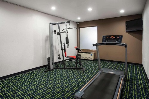 Travelodge by Wyndham Fort Wayne North - image 13