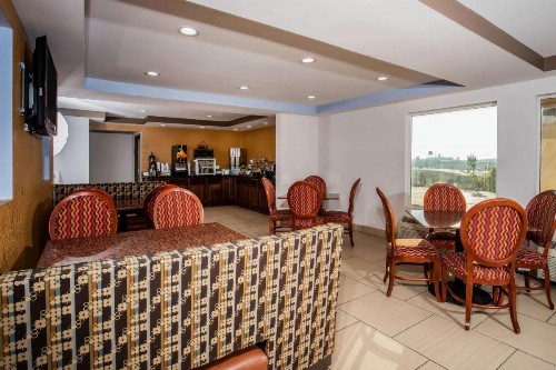 Travelodge by Wyndham Fort Wayne North - image 17