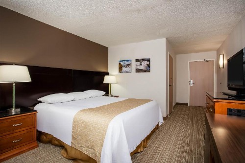Travelodge by Wyndham Fort Wayne North - image 30