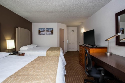 Travelodge by Wyndham Fort Wayne North - image 4