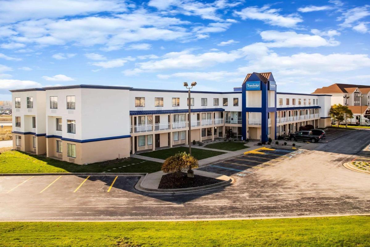 Travelodge by Wyndham Fort Wayne North - image 7