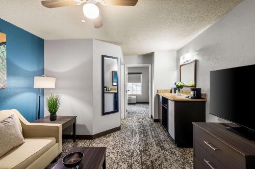 Best Western Plus Fort Wayne Inn & Suites North - image 23