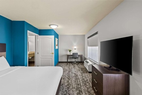 Best Western Plus Fort Wayne Inn & Suites North - image 27