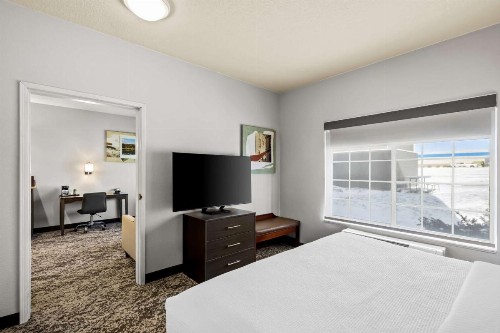 Best Western Plus Fort Wayne Inn & Suites North - image 43