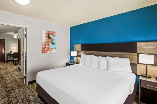 Best Western Plus Fort Wayne Inn & Suites North - image 47