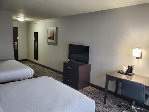 Best Western Plus Fort Wayne Inn & Suites North - image 6