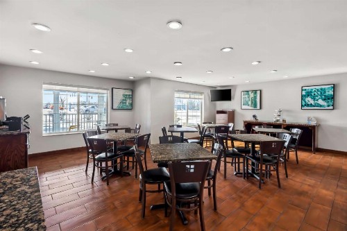 Best Western Plus Fort Wayne Inn & Suites North - image 9