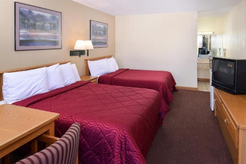 Executive Inn - image 11