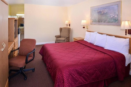 Executive Inn - image 16