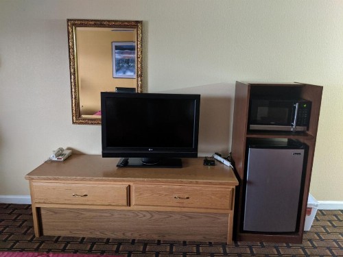 Executive Inn - image 4