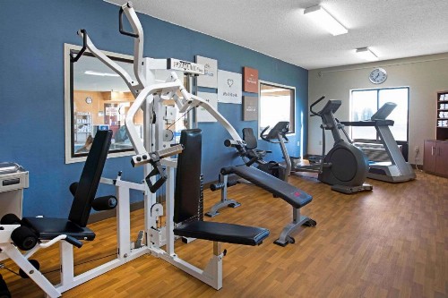 Comfort Suites North Fort Wayne - image 14