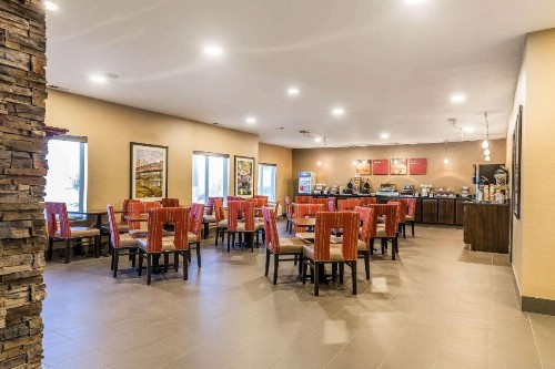 Comfort Suites North Fort Wayne - image 2