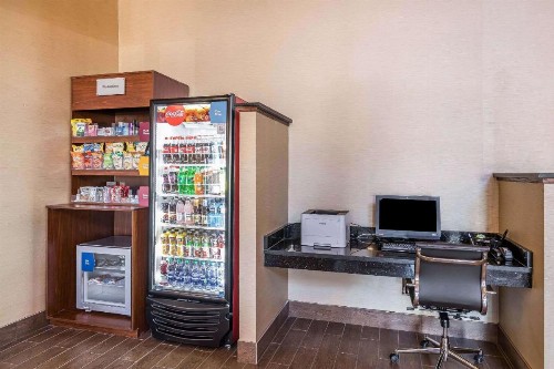 Comfort Suites North Fort Wayne - image 24
