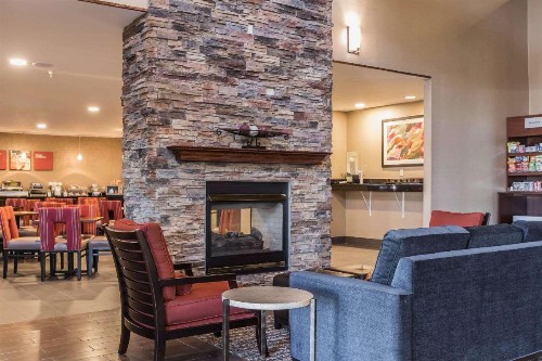 Comfort Suites North Fort Wayne - image 28