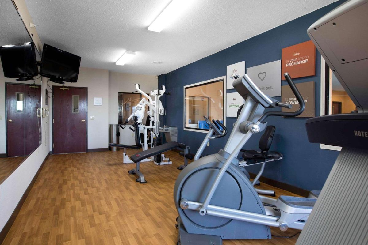 Comfort Suites North Fort Wayne - image 3