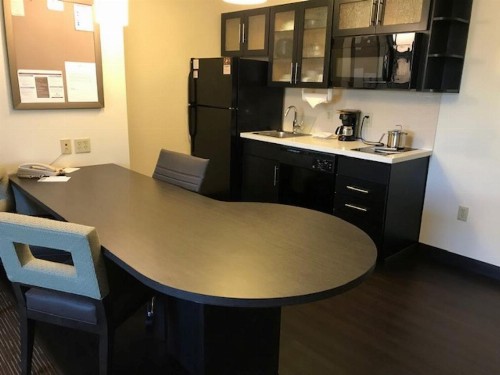Candlewood Suites Fort Wayne - NW an IHG Hotel - image 9