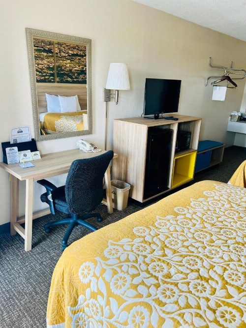 Days Inn by Wyndham Fort Wayne - image 23