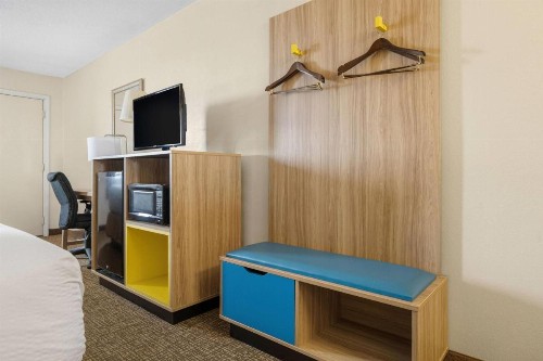 Days Inn by Wyndham Fort Wayne - image 24