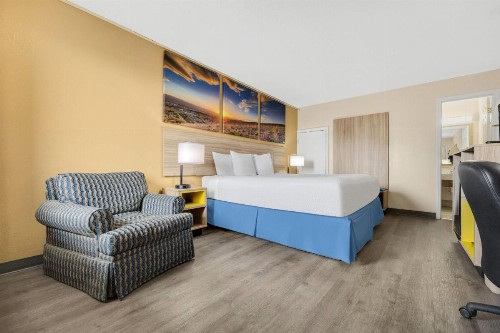 Days Inn by Wyndham Fort Wayne - image 28