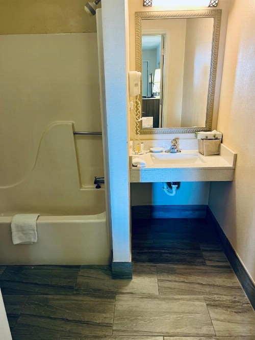 Days Inn by Wyndham Fort Wayne - image 31