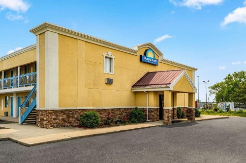 Days Inn by Wyndham Fort Wayne - image 4