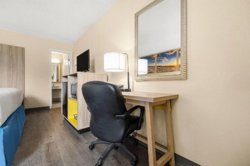 Days Inn by Wyndham Fort Wayne - image 44