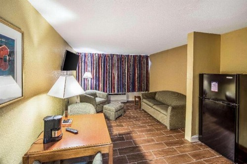Suburban Extended Stay Hotel Fort Wayne - image 10