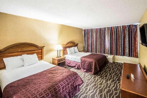 Suburban Extended Stay Hotel Fort Wayne - image 11