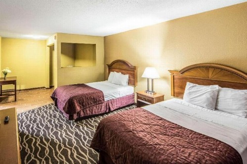 Suburban Extended Stay Hotel Fort Wayne - image 8