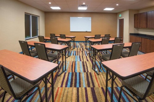 Fairfield Inn & Suites by Marriott Fort Wayne Southwest - image 14