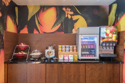 Fairfield Inn & Suites by Marriott Fort Wayne Southwest - image 2