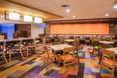 Fairfield Inn & Suites by Marriott Fort Wayne Southwest - image 4