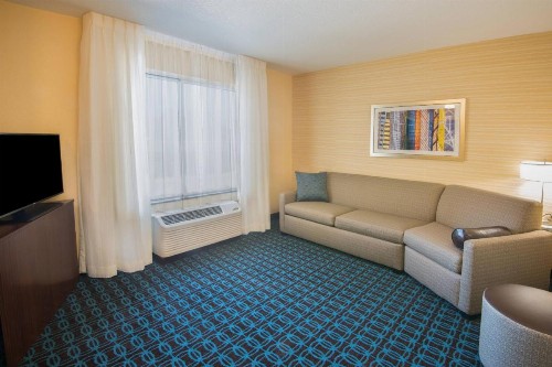 Fairfield Inn & Suites by Marriott Fort Wayne Southwest - image 7