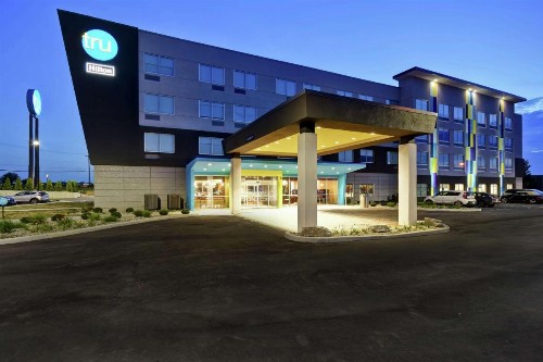 Tru By Hilton Fort Wayne - image 1