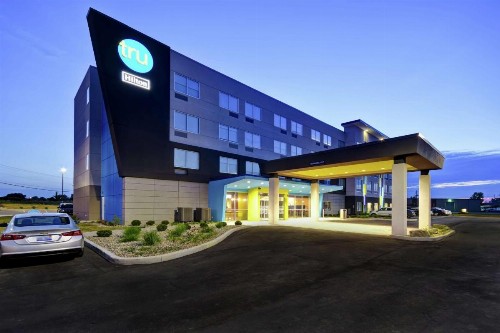 Tru By Hilton Fort Wayne - image 3