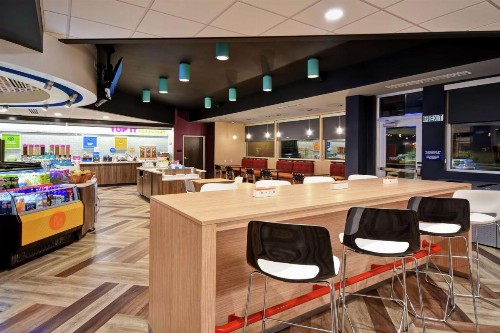 Tru By Hilton Fort Wayne - image 7