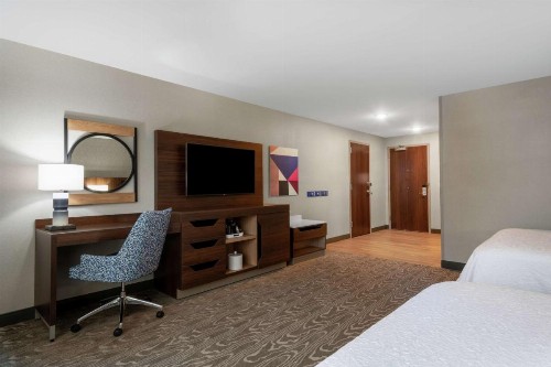 Hampton Inn & Suites Fort Wayne Downtown - image 21