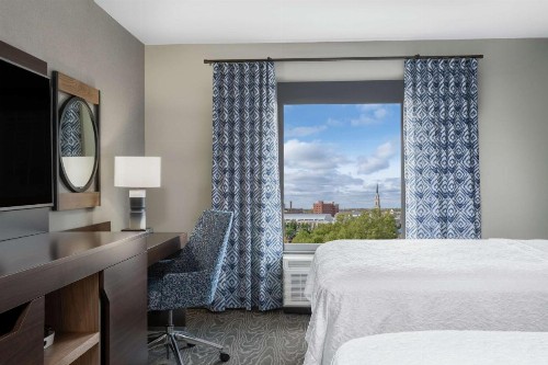 Hampton Inn & Suites Fort Wayne Downtown - image 23