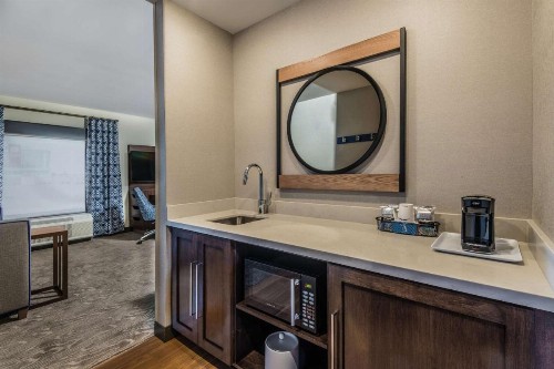 Hampton Inn & Suites Fort Wayne Downtown - image 32