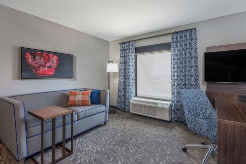 Hampton Inn & Suites Fort Wayne Downtown - image 33