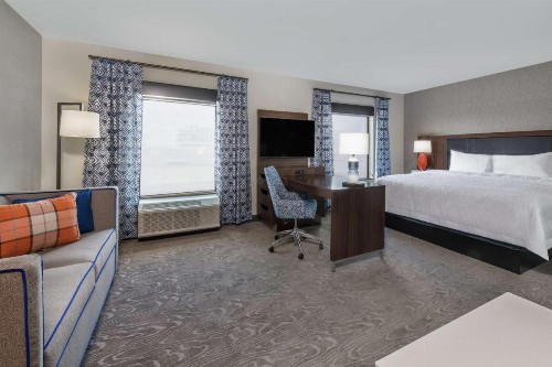 Hampton Inn & Suites Fort Wayne Downtown - image 34