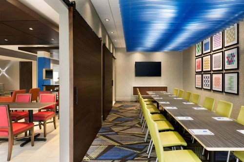 Holiday Inn Express & Suites - Fort Wayne North an IHG Hotel - image 12