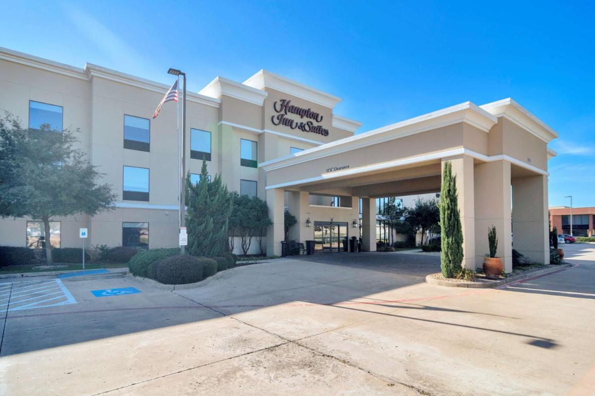 Hampton Inn & Suites Fort Worth-Fossil Creek - main image