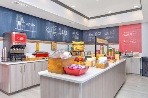 Hampton Inn & Suites Fort Worth-Fossil Creek - image 10