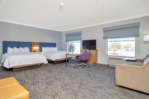 Hampton Inn & Suites Fort Worth-Fossil Creek - image 28